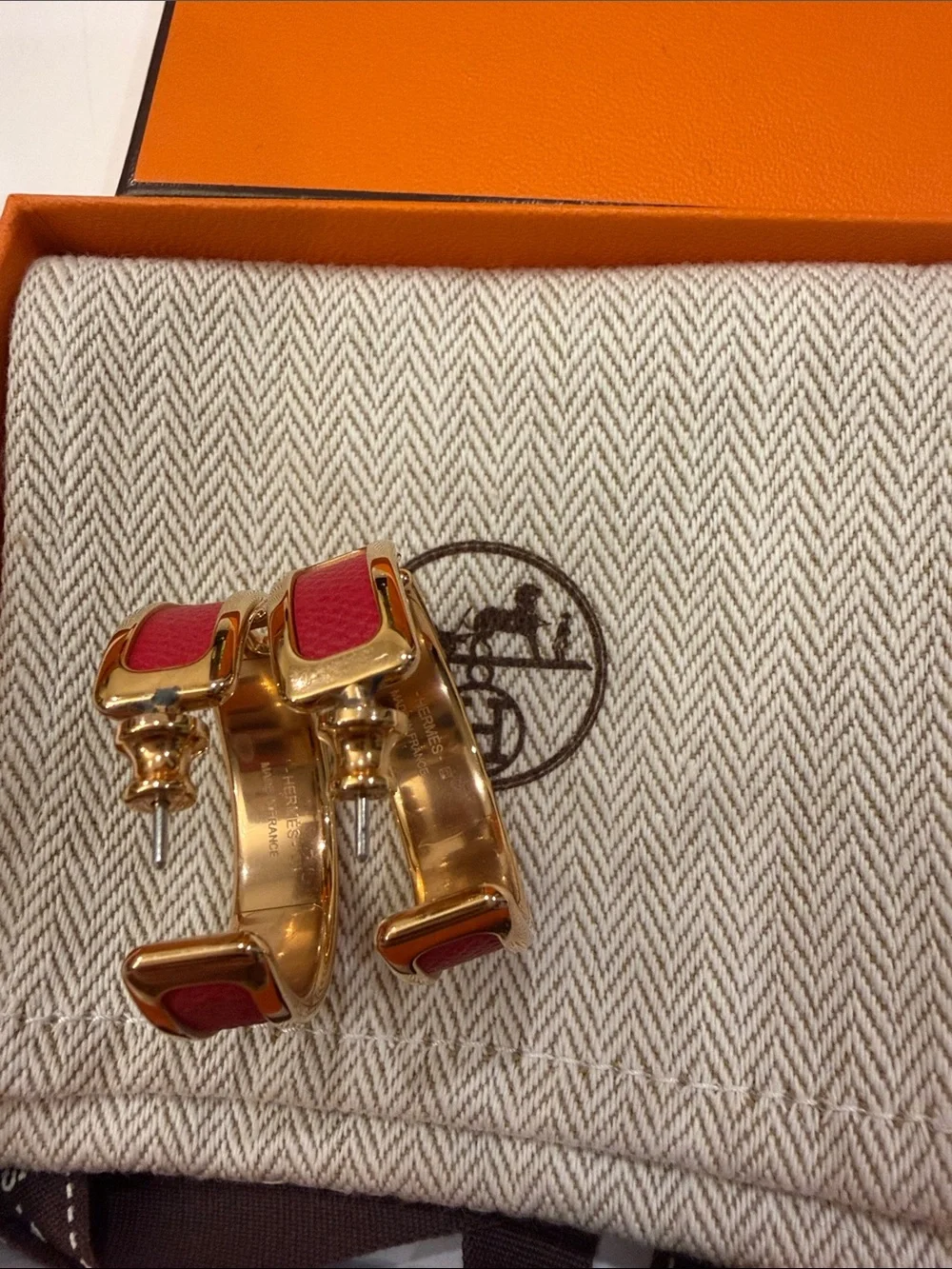 Hermes distinctive shaped